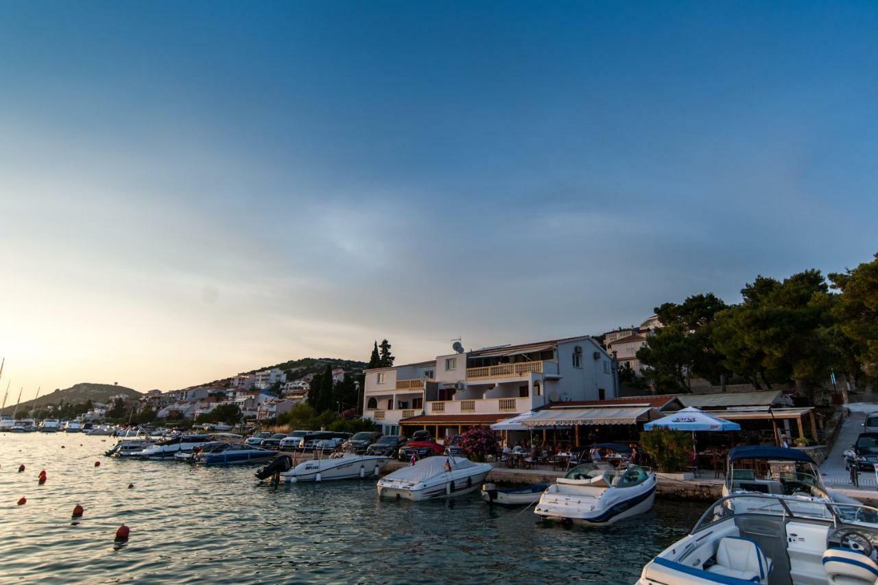 Apartmani Prova Tisno Exterior foto